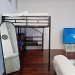 Urban Loft With Gallery & Xxl Sofa Bed شقة