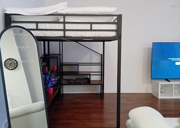 Urban Loft With Gallery & Xxl Sofa Bed Lägenhet